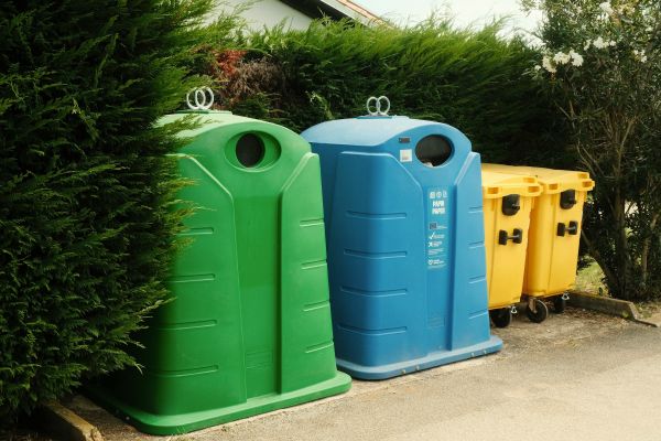 Poubelles professionnelles : guide des types et critères de choix